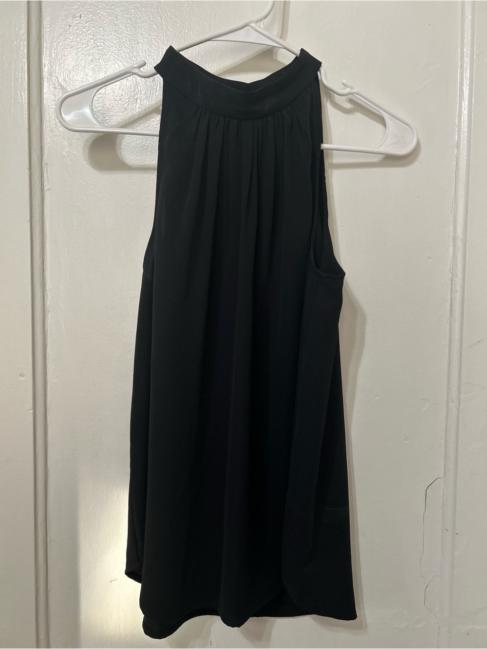 HALARA Black High-Neck Sleeveless Camisole